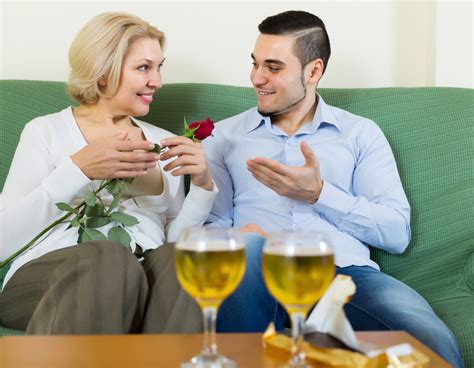 pros and cons of dating older woman